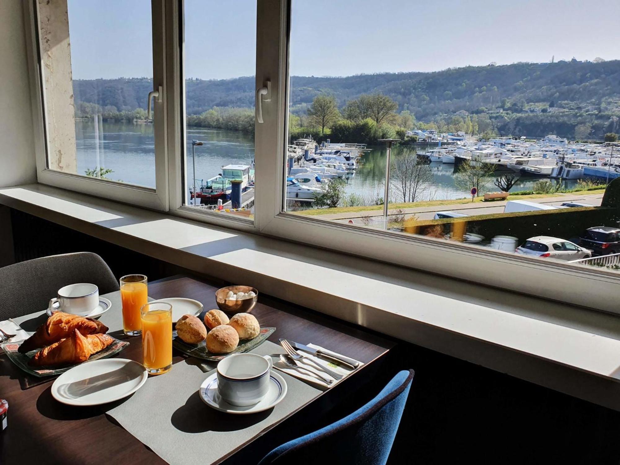 Hotel Le Bellevue Les Roches-de-Condrieu Ngoại thất bức ảnh