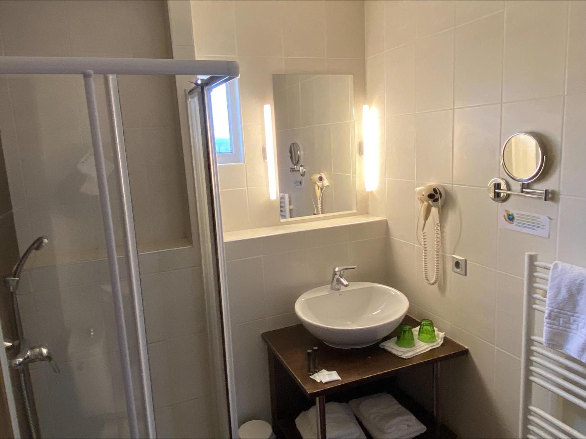 Hotel Le Bellevue Les Roches-de-Condrieu Ngoại thất bức ảnh